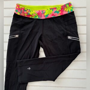 IVIVVA by LULULEMON girls size 14 Lux capri leggings